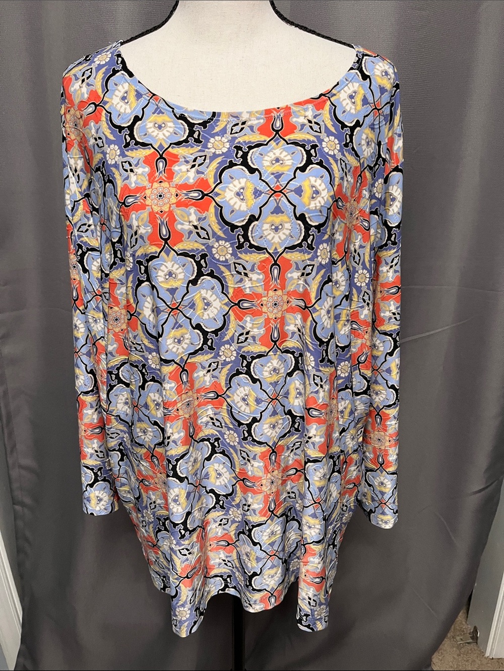 Women’s Blue & Red Floral-Medallion Long Sleeve Tunic